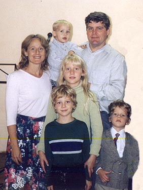 Ray andRebecca, Elizabeth, Dara, little Ray, and Bobby Curran